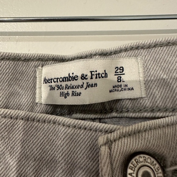 Abercrombie & Fitch Relaxed 90's Jeans - Picture 4 of 7